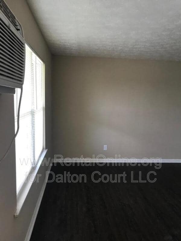 1972 Cambridge Dr in Lexington, KY - Building Photo - Building Photo