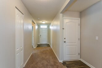 6780 Sandle Dr in Jacksonville, FL - Foto de edificio - Building Photo