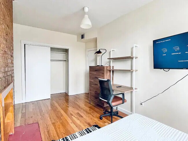 Furnished room/NOT APARTMENT in Brooklyn, NY - Building Photo - Building Photo