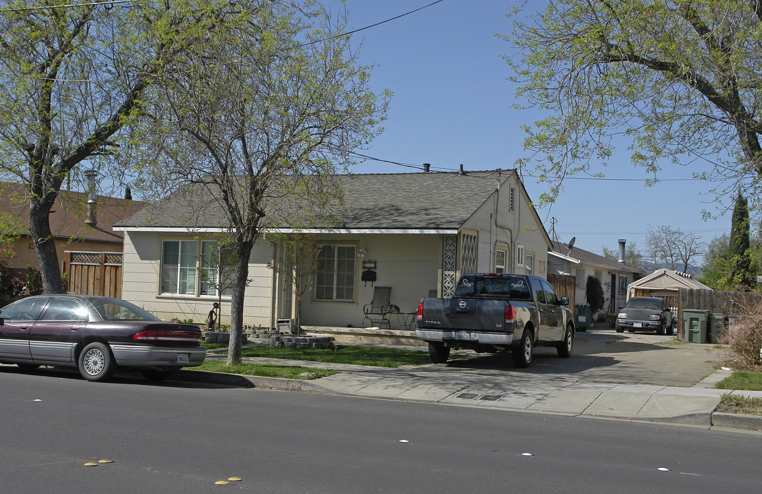 637 N L St in Livermore, CA - Building Photo