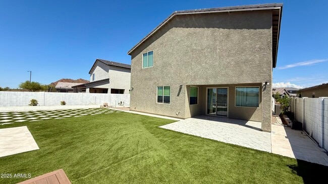 property at 26410 N Thornhill Dr