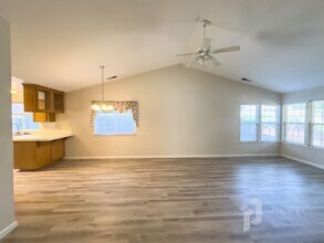 190 Vail Dr in Chico, CA - Building Photo - Building Photo