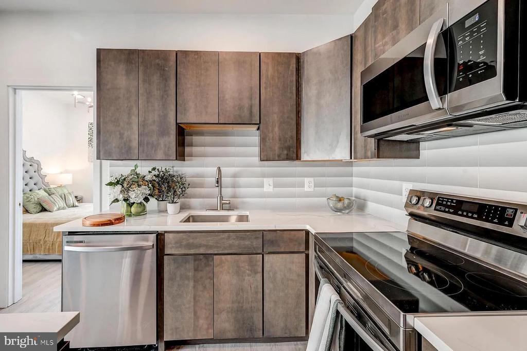 421 S Broadway in Baltimore, MD - Building Photo