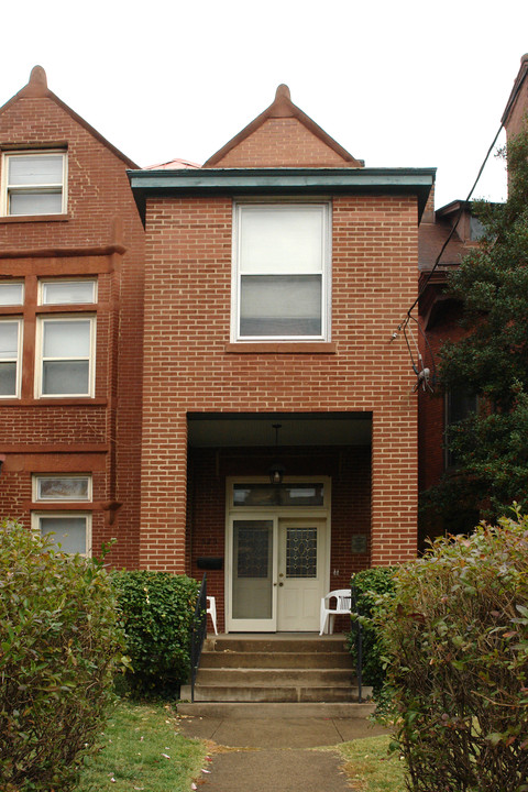 525 W St Catherine St in Louisville, KY - Building Photo