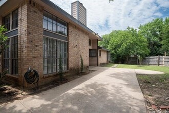 1355 Glencliff Cir in Dallas, TX - Building Photo - Building Photo