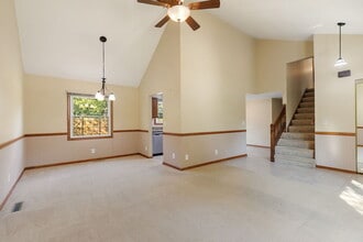 764 Covington Cir in Crystal Lake, IL - Building Photo - Building Photo