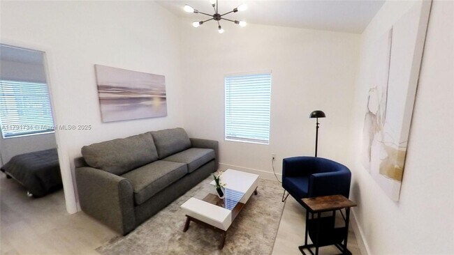 840 SW 7th St-Unit -848 in Miami, FL - Building Photo - Building Photo