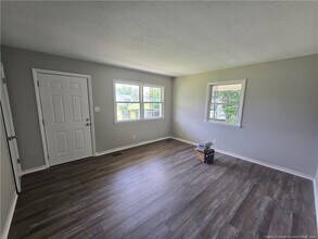 303 Cartwright Dr in Fayetteville, NC - Building Photo - Building Photo