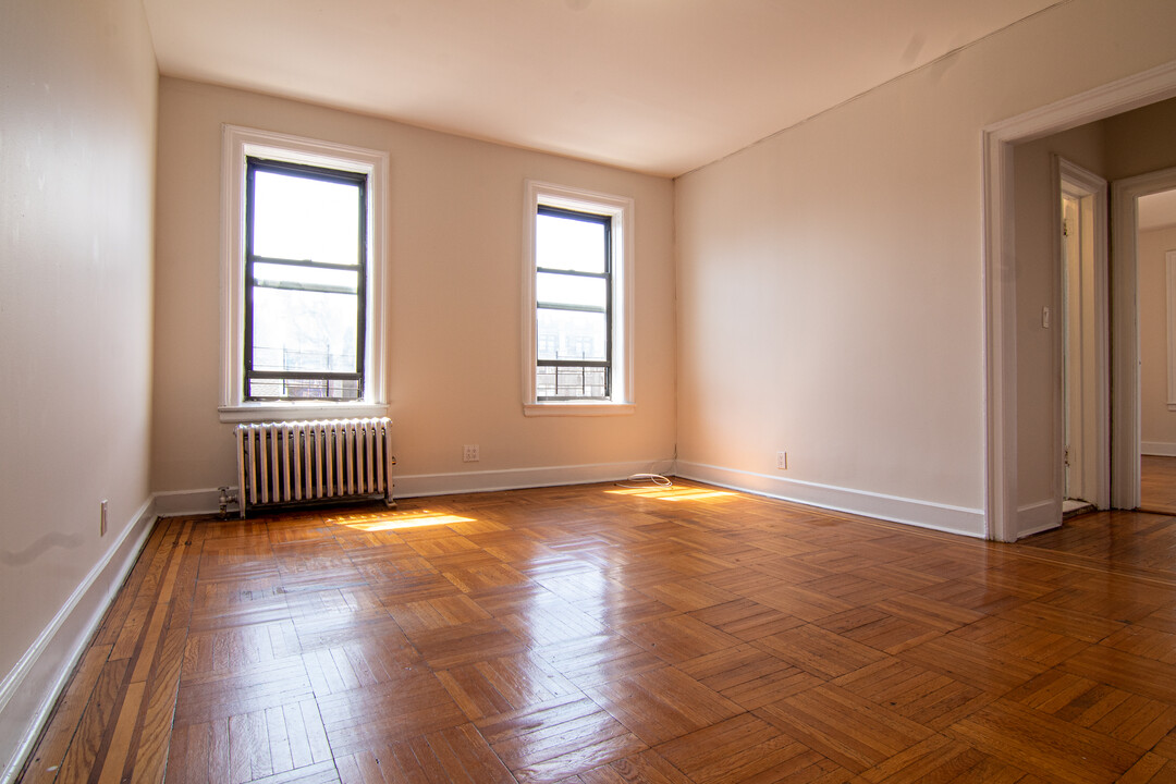15 Magaw Pl in New York, NY - Building Photo