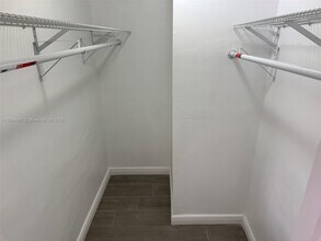 448 E 40th St in Hialeah, FL - Building Photo - Building Photo