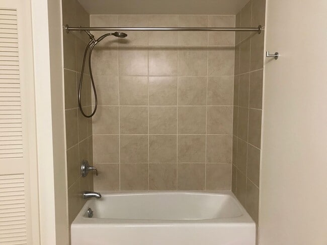 909 Kapiolani Blvd in Honolulu, HI - Foto de edificio - Building Photo