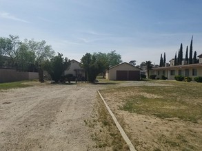 38233 12th St E in Palmdale, CA - Building Photo - Building Photo