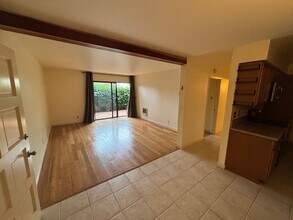 37 Dearborn Pl in Goleta, CA - Building Photo - Building Photo