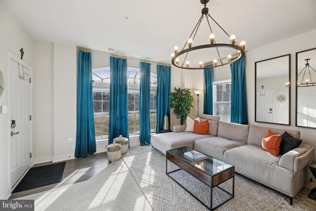 property at 10960 Presidential Pkwy