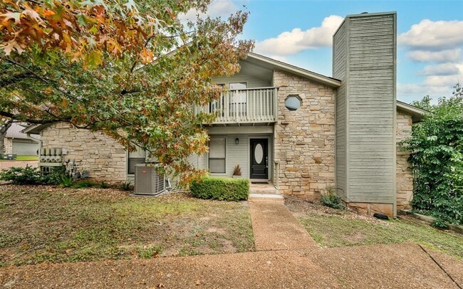 4404 Travis Country Cir in Austin, TX - Building Photo - Building Photo