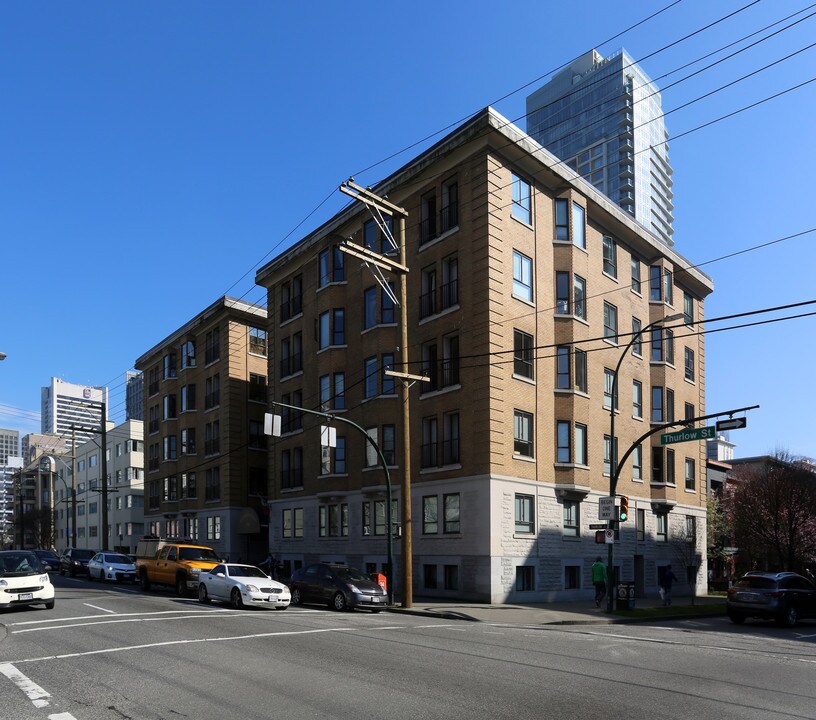 Washington Court in Vancouver, BC - Building Photo