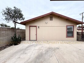 4650 E Calle Aurora in Tucson, AZ - Building Photo