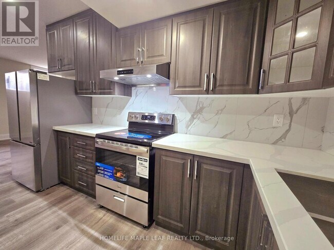 54 Cattrick St in Mississauga, ON - Building Photo - Building Photo