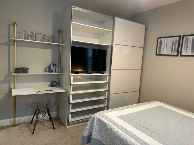 13582 Cantare Trl, Unit Private Guest-Suite 1B-1B in San Diego, CA - Building Photo - Building Photo