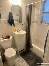 38 Hemenway St, Unit 25 in Boston, MA - Building Photo - Building Photo