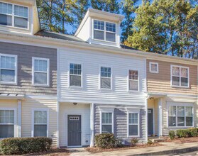 511 Elm Ave in Wake Forest, NC - Foto de edificio - Building Photo