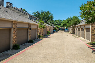 The Oaks on Montfort in Dallas, TX - Building Photo - Building Photo