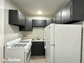 1350 N Dearborn St, Unit J02W in Chicago, IL - Building Photo