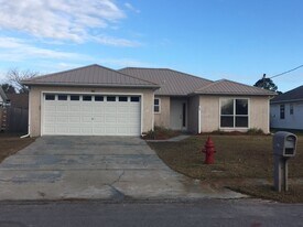 706 Crews Dr in Panama City, FL - Building Photo
