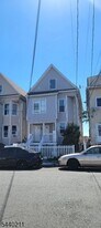 557 Jackson Ave in Elizabeth, NJ - Building Photo