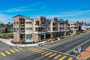 Shane Park Plaza in San Marcos, CA - Building Photo