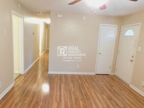 7702 Newsome Ct in Browns Summit, NC - Building Photo - Building Photo