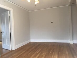 7 Mt Vernon St in Newport, RI - Building Photo - Building Photo