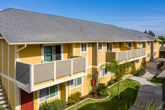 5th Ave Apartments in Chula Vista, CA - Foto de edificio - Building Photo