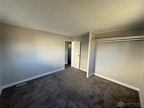 612 Kirkwood Dr in Fairborn, OH - Building Photo - Building Photo