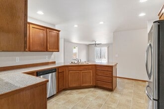 957 NW Longview Dr in Oak Harbor, WA - Building Photo - Building Photo