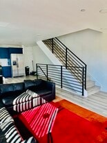 215 E 29th St in Los Angeles, CA - Building Photo