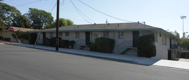 123 W 10th St in Antioch, CA - Foto de edificio - Building Photo