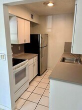 1111 SW 4th St-Unit -10 in Fort Lauderdale, FL - Building Photo - Building Photo