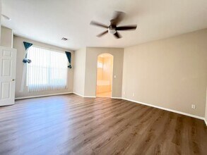 8014 Arcadian Ln in Las Vegas, NV - Foto de edificio - Building Photo