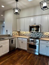 516 Stoneridge Dr in San Luis Obispo, CA - Foto de edificio - Building Photo