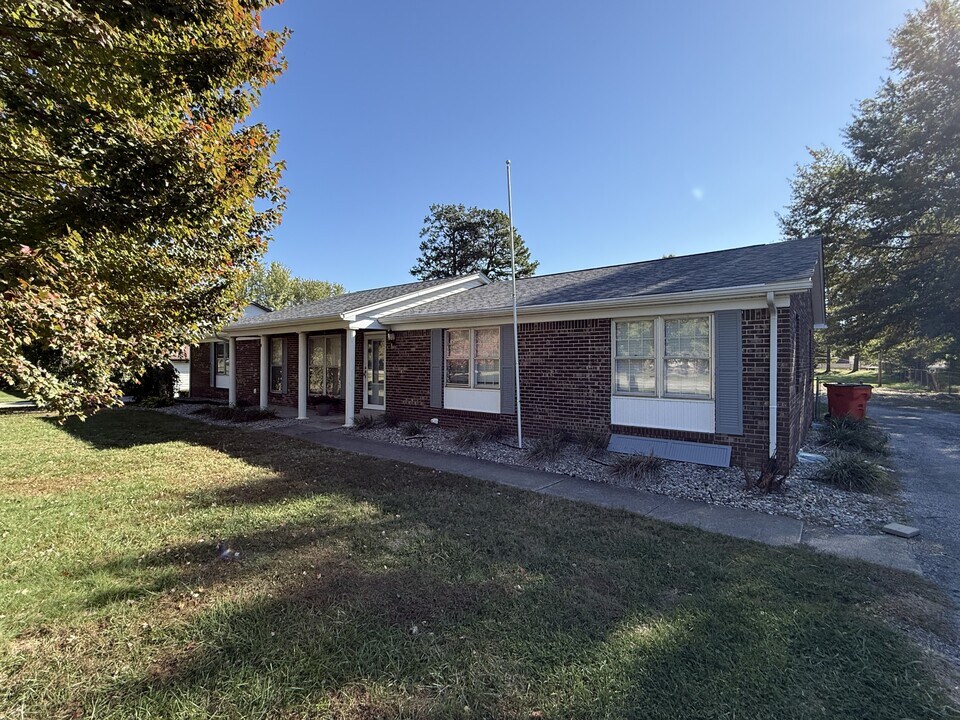 144 Cecilianna Dr in Elizabethtown, KY - Building Photo