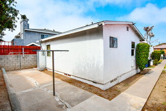 5201 Naranja St in San Diego, CA - Building Photo - Building Photo