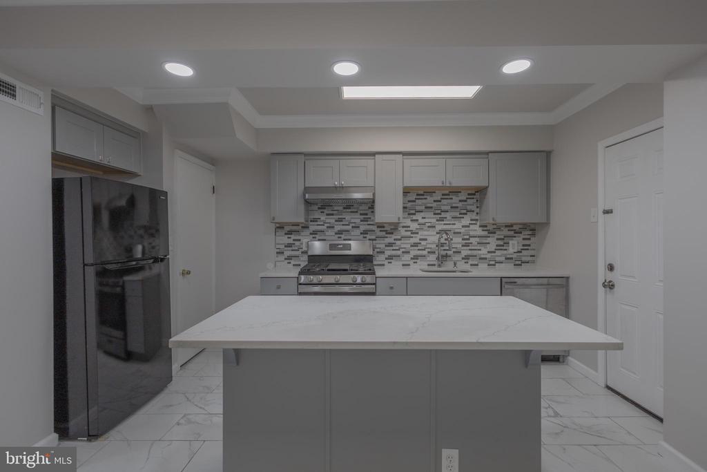 2636 S 73rd St in Philadelphia, PA - Building Photo