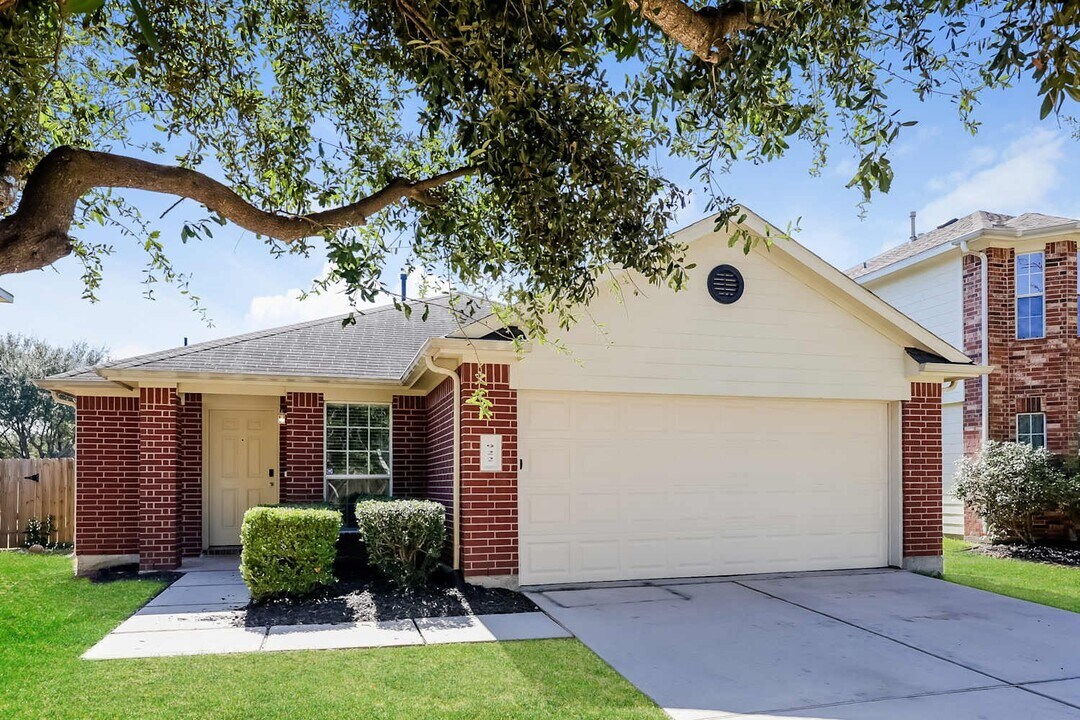 922 Doubletree Glen Dr in Houston, TX - Building Photo