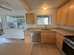 55-57 Bayo Vista Way in San Rafael, CA - Building Photo - Building Photo