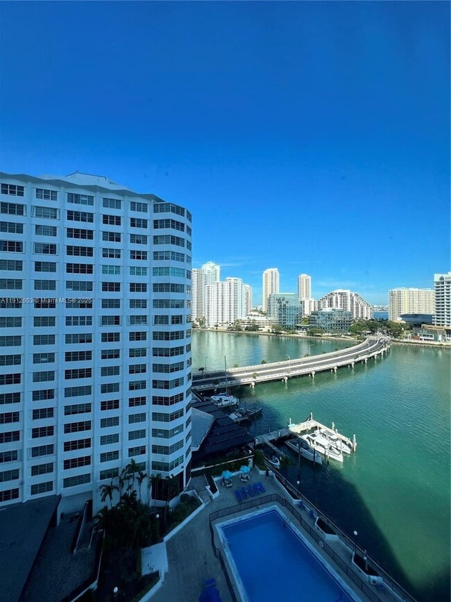 property at 905 Brickell Bay Dr