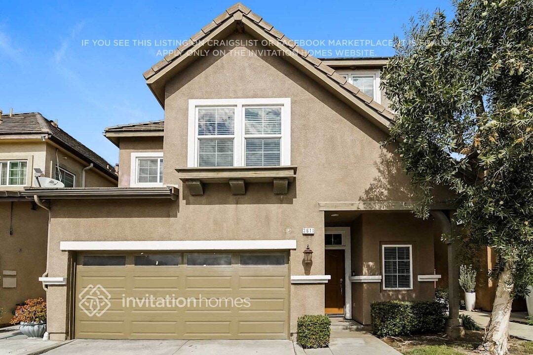 3611 Scribner Ln in Inglewood, CA - Building Photo