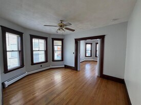 31 Illinois Ave, Unit 1 in Somerville, MA - Building Photo