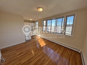 160 N Beacon St in Boston, MA - Building Photo - Building Photo