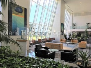 88 Piikoi St-Unit -1801 in Honolulu, HI - Building Photo - Building Photo